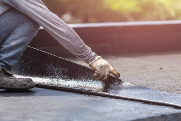 Professional Vapor Barrier Installation technician working in Lizton, IN